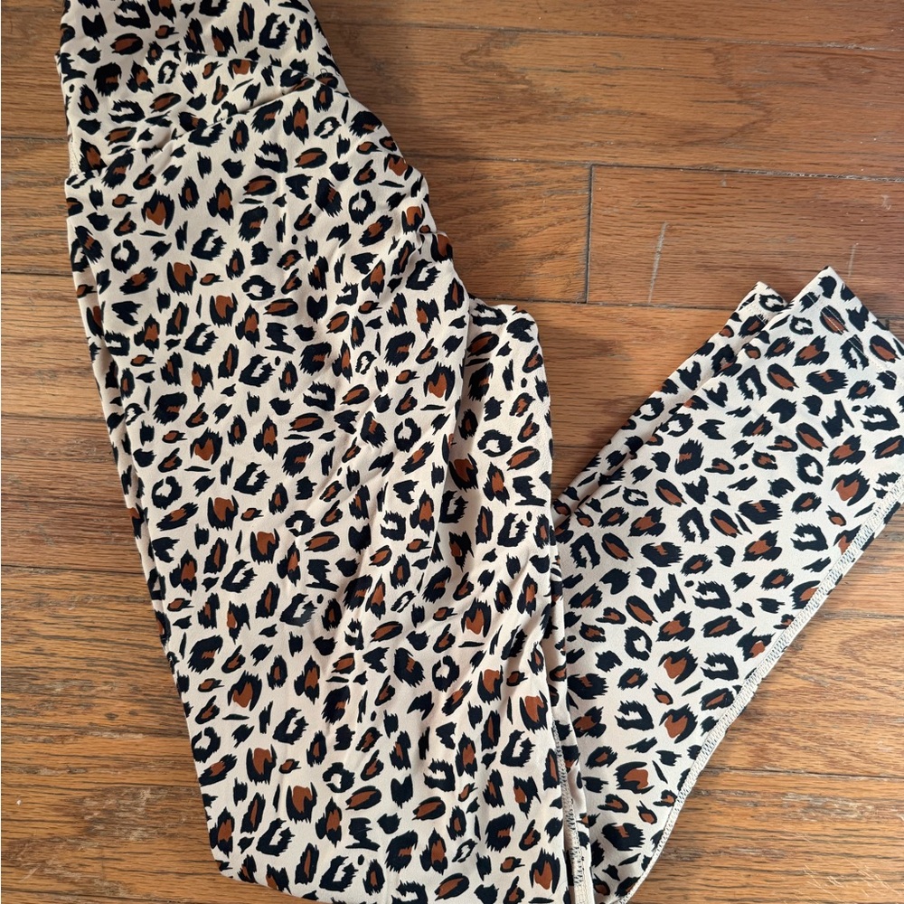 Ryderwear Leopard Print Leggings (with scrunch)